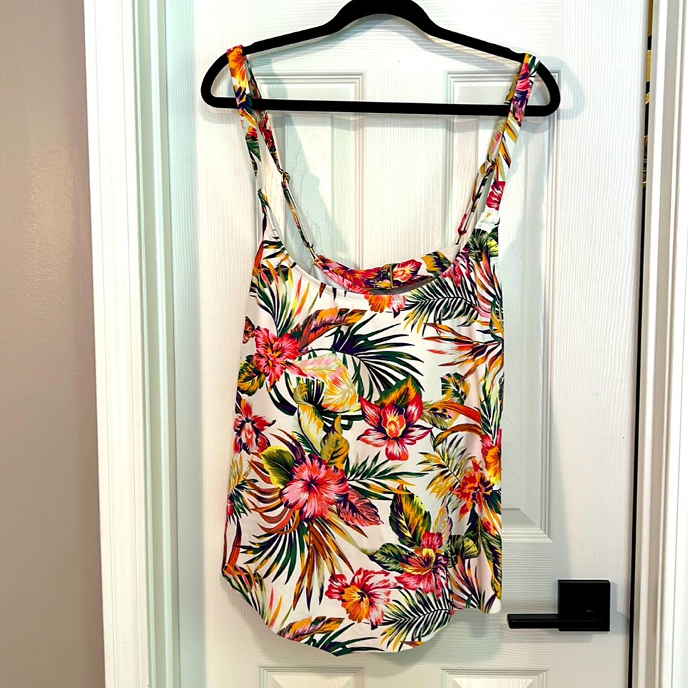 Floral Tankini / NWT